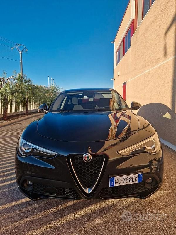 Usata Alfa Romeo Stelvio 160 CV (117 kW) 2021 Nero SUV