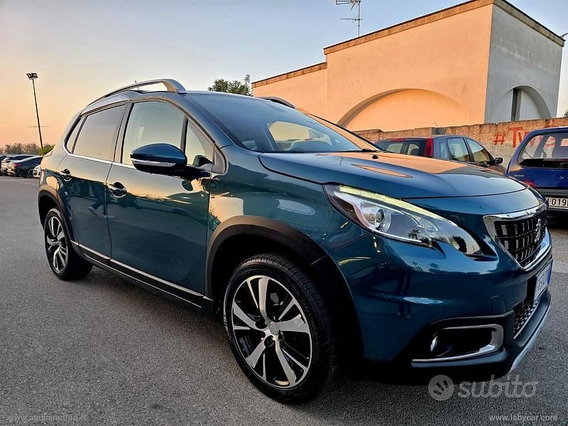 Usata Peugeot 2008 Allure 102 CV (75 kW) 2019 Verde SUV