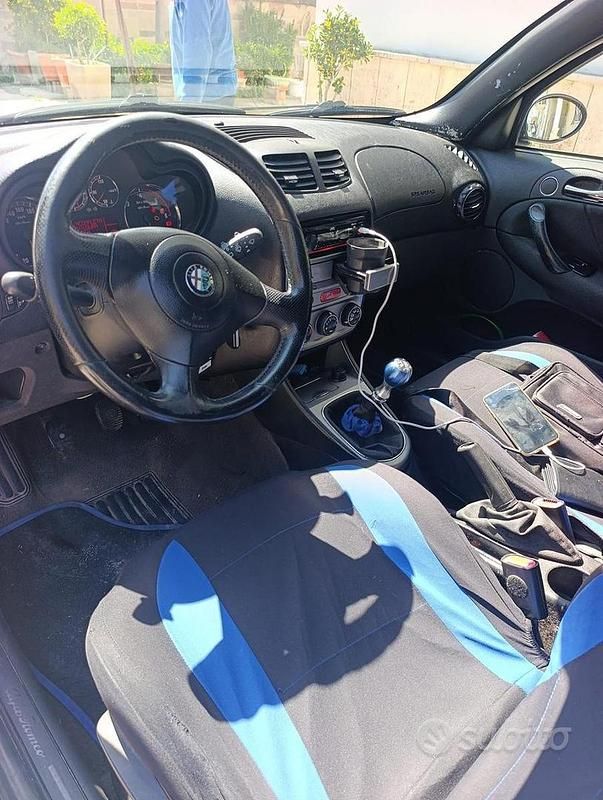 Usata Alfa Romeo 147 120 CV (88 kW) 2008 Blu Utilitaria