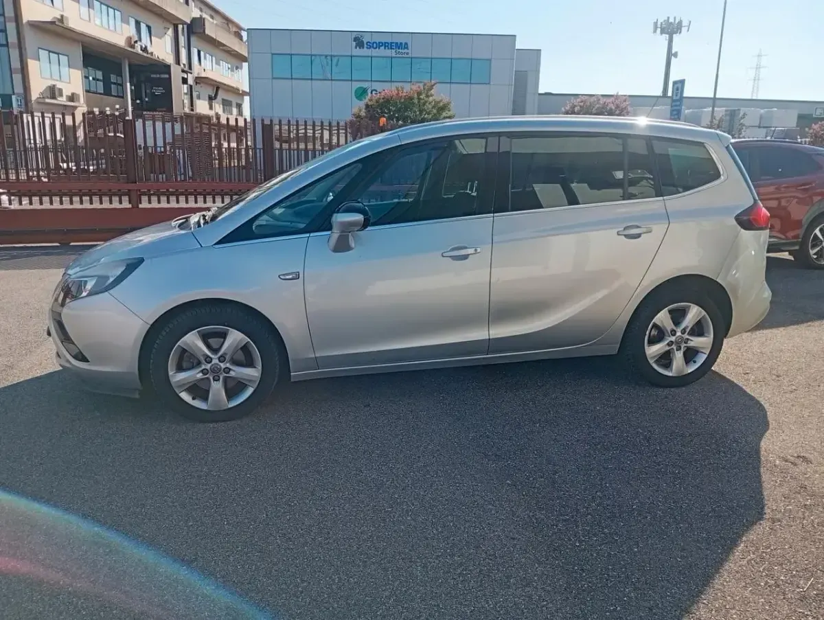 Usata Opel Zafira Tourer Cosmo 150 CV (110 kW) 2015 Argento Monovolume