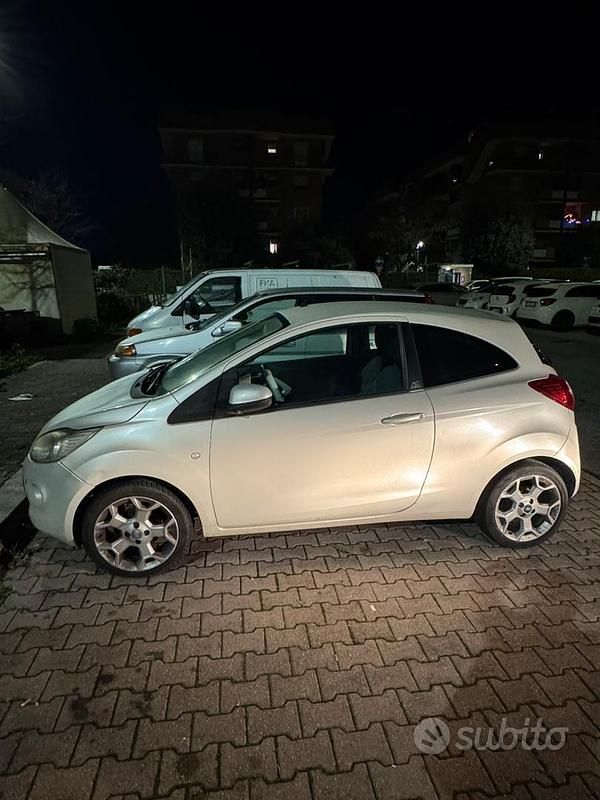 Usata Ford Ka 69 CV (50 kW) 2010 Bianco Berlina