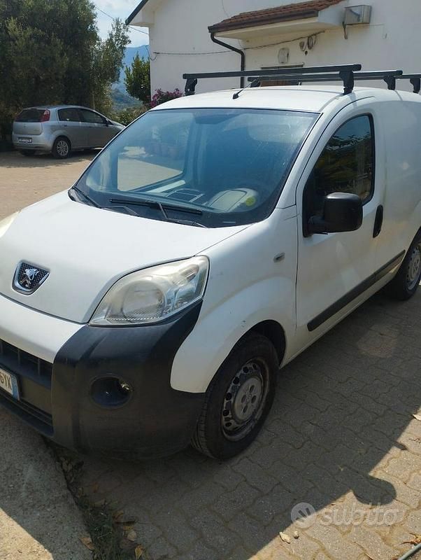 Bianco Usata 2015 Peugeot Bipper Monovolume | 5800 € (Ottimo prezzo) - Immagine 1/4