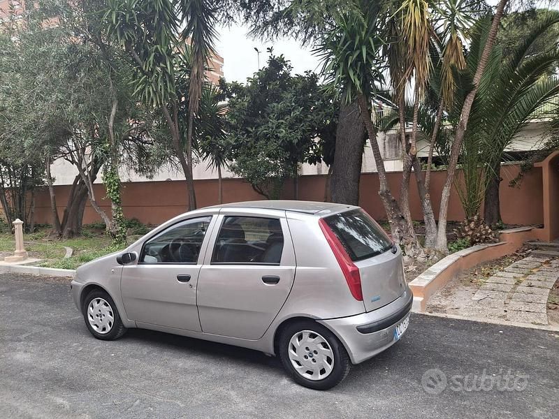 Usata Fiat Punto 80 CV (58 kW) 2003 Grigio Utilitaria
