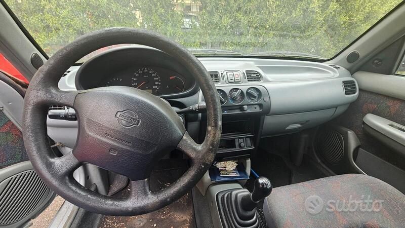 Usata Nissan Micra 57 CV (41 kW) 2000 Grigio Utilitaria