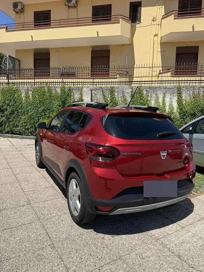 Usata Dacia Sandero Comfort 101 CV (74 kW) 2023 Rosso Berlina