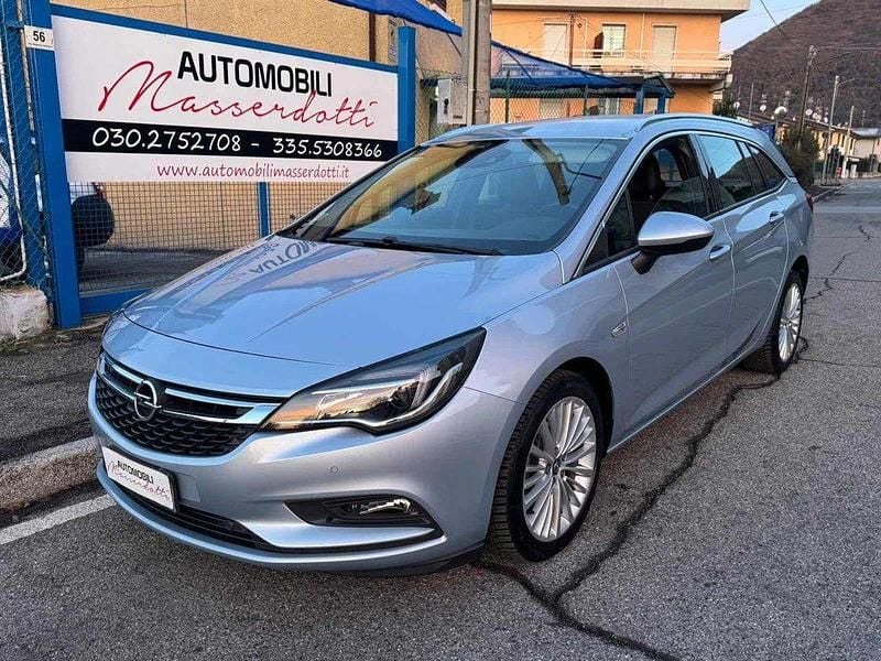 Argento metallizzato Usata 2016 Opel Astra Station wagon | 10.997 € (Buon prezzo) - Immagine 1/4