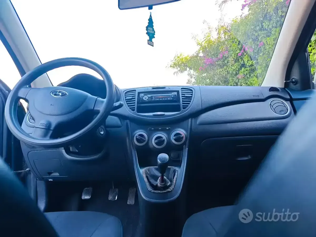 Begagnad Hyundai i10 69 HK (50 kW) 2012 Grå Halvkombi
