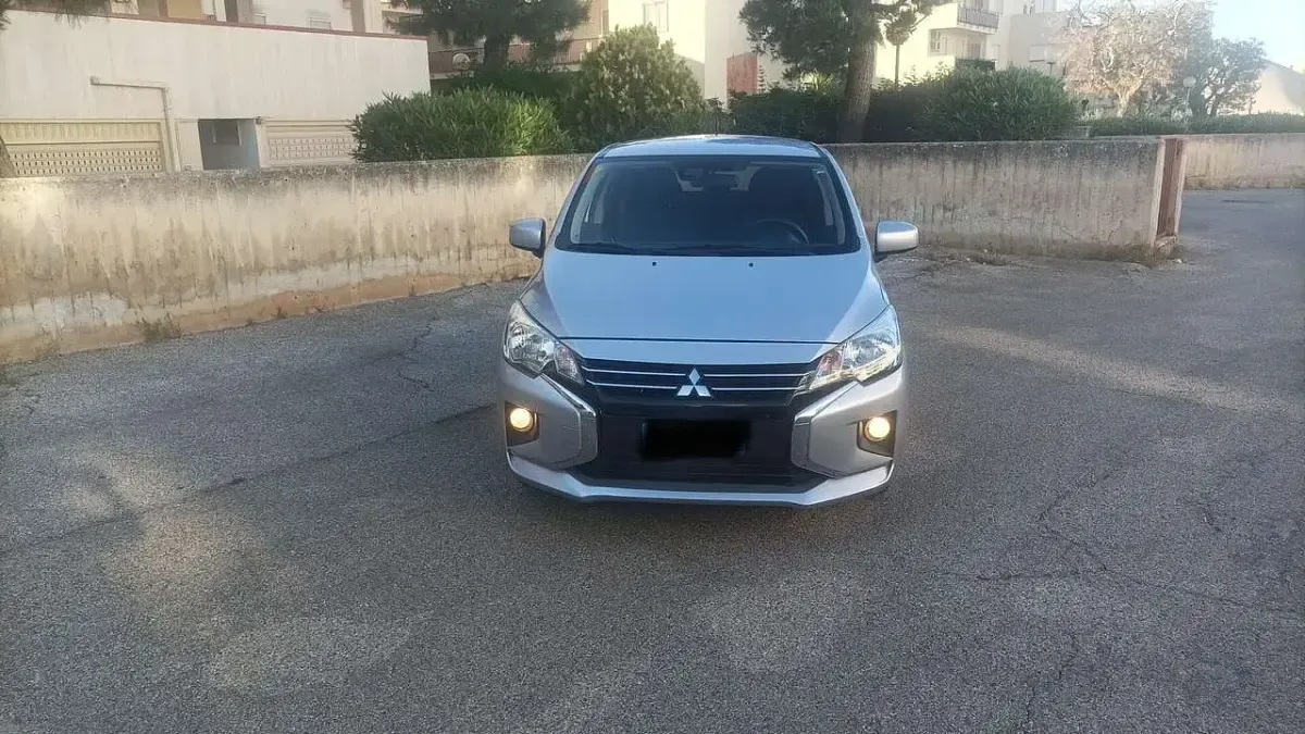 Usata Mitsubishi Space Star Intense 80 CV (58 kW) 2022 Argento Utilitaria