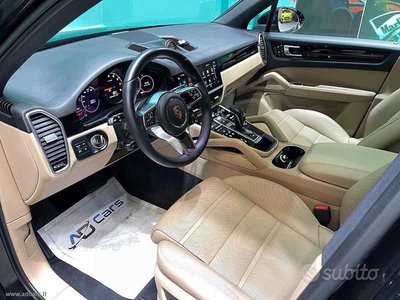 Usata Porsche Cayenne Sport 340 CV (250 kW) 2021 Blu/azzurro SUV