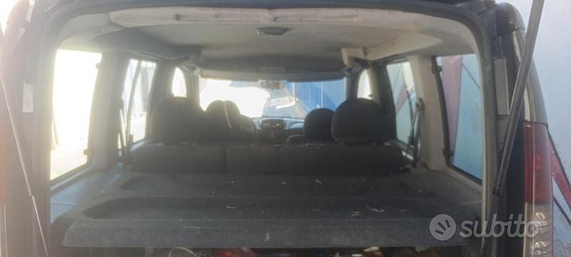 Usata Fiat Doblò 85 CV (62 kW) 2009 Grigio Monovolume