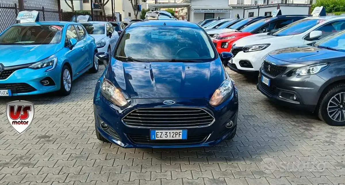 Usata Ford Fiesta 75 CV (55 kW) 2015 Bluazzurro Utilitaria