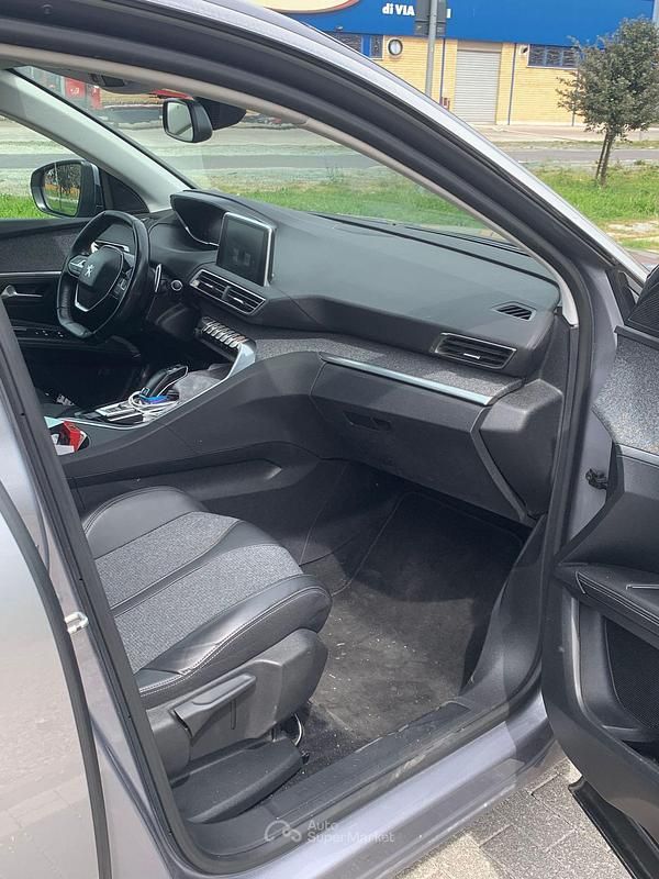 Usata Peugeot 3008 131 CV (96 kW) 2018 Argento SUV
