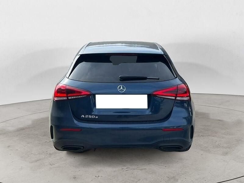 Usata Mercedes A250 Premium 218 CV (160 kW) 2020 Blu Utilitaria