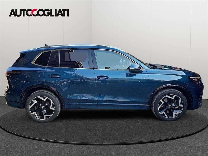 Usata VW Tiguan R-line 150 CV (110 kW) 2025 Blu/azzurro SUV