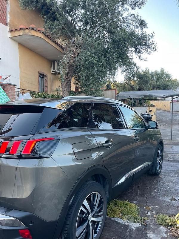 Usata Peugeot 3008 131 CV (96 kW) 2022 Monovolume