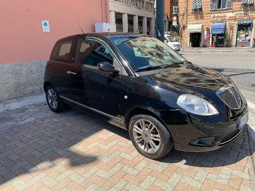 Usata Lancia Ypsilon 60 CV (44 kW) 2009 Nero Utilitaria