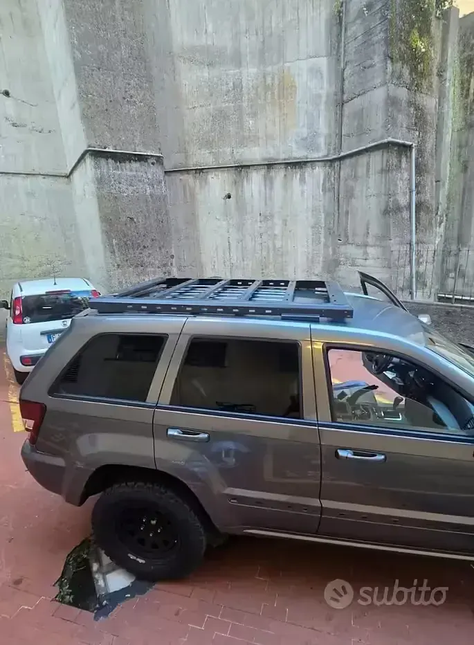 Usata Jeep Grand Cherokee Overland 218 CV (160 kW) 2007 Grigio SUV