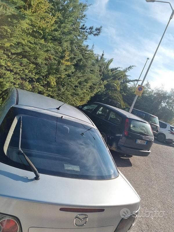 Grigio Usata 2008 Mazda 6 Tre volumi | 1500 € (Buon prezzo) - Immagine 1/4