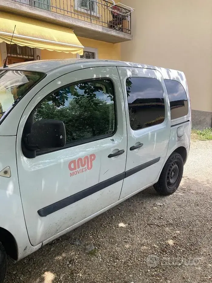 Usata Renault Kangoo 90 CV (66 kW) 2011 Bianco Monovolume