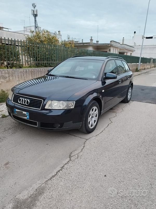 Usata Audi A4 130 CV (95 kW) 2002 Blu Station wagon