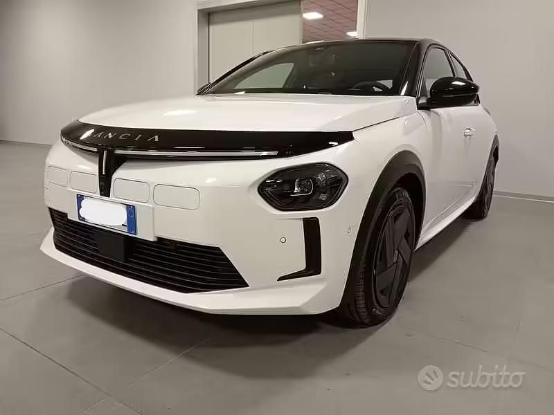 Nuova Lancia Ypsilon 114 kW (156 CV) 2025 Bianco Utilitaria