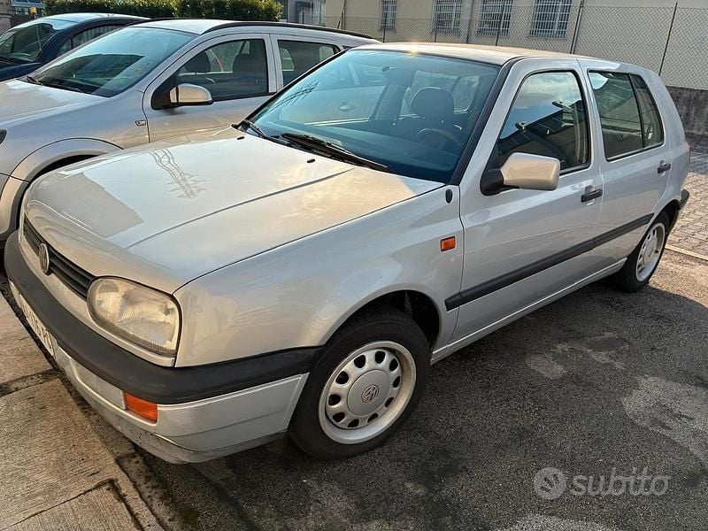 Grigio Usata 1995 VW Golf III GT Tre volumi | 3500 € - Immagine 1/4
