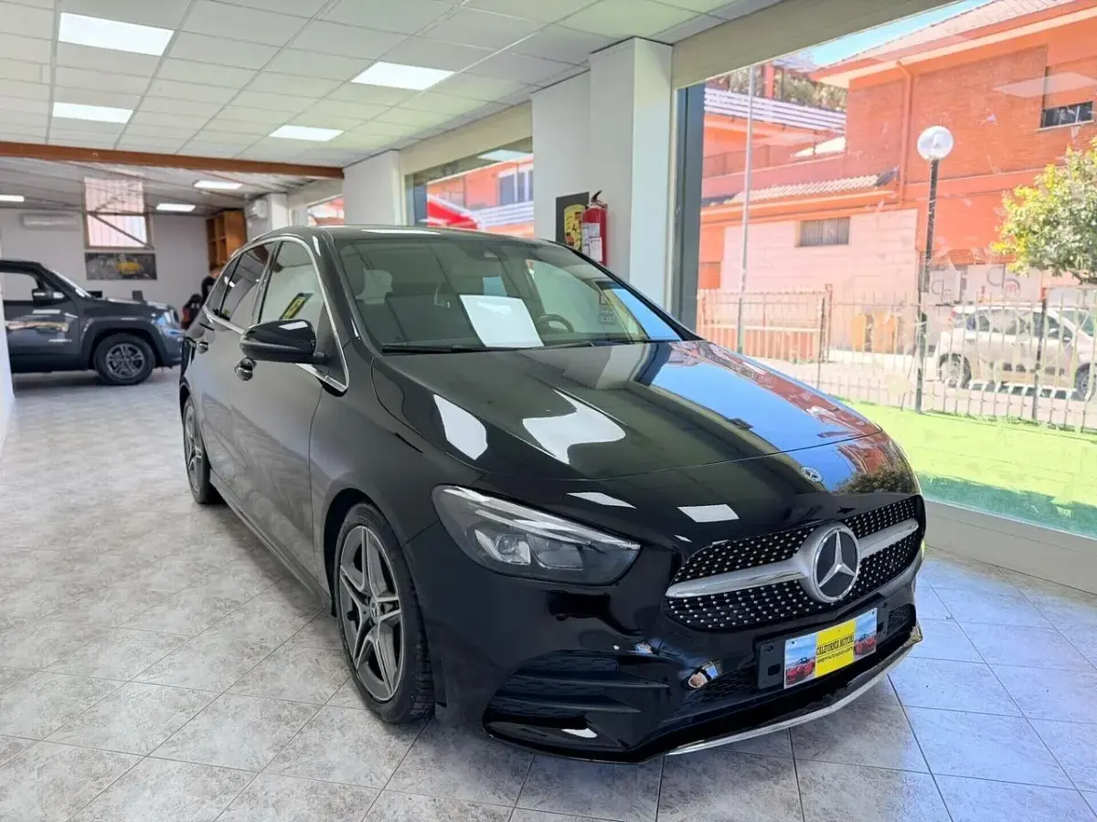 Usata Mercedes B180 Premium 116 CV (85 kW) 2020 Nero Utilitaria