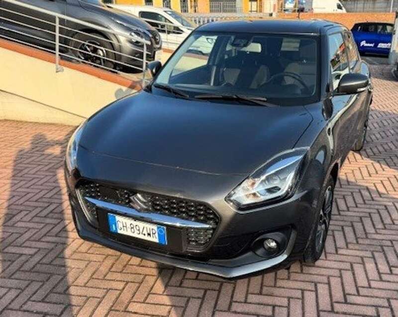 Grigio londra Usata 2022 Suzuki Swift Tre volumi | 14.490 € (Ottimo prezzo) - Immagine 1/4