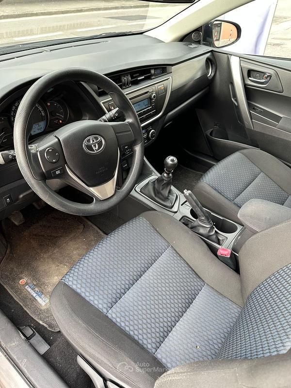 Usata Toyota Auris 90 CV (66 kW) 2015 Beige Station wagon