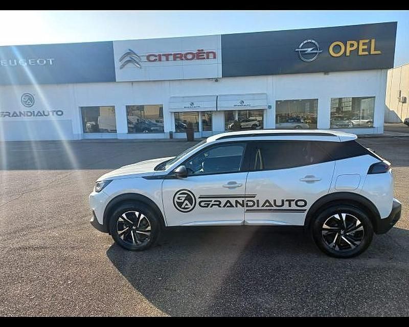 Usata Peugeot e-2008 Allure 100 kW (136 CV) 2023 Bianco SUV