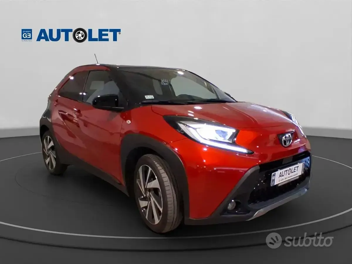 Usata Toyota Aygo X Lounge 72 CV (52 kW) 2022 Rosso SUV