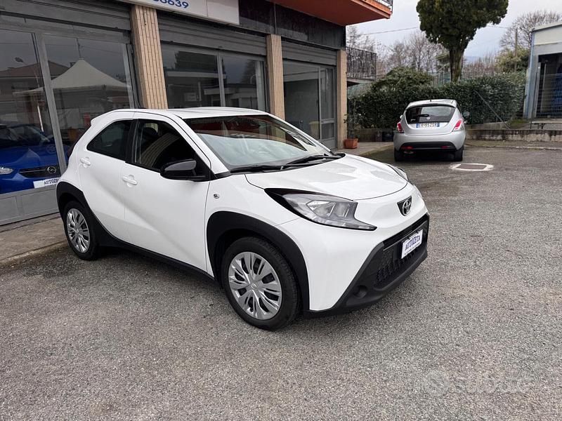 Usata Toyota Aygo X Active 72 CV (52 kW) 2023 Bianco SUV
