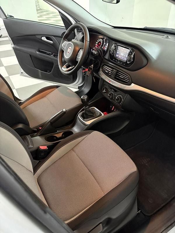 Usata Fiat Tipo Lounge 95 CV (69 kW) 2017 Grigio Berlina