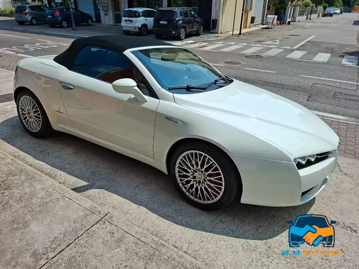 Usata Alfa Romeo Spider 200 CV (147 kW) 2009 Bianco Cabrio