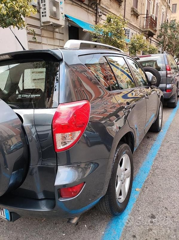 Usata Toyota RAV4 150 CV (110 kW) 2008 Grigio SUV