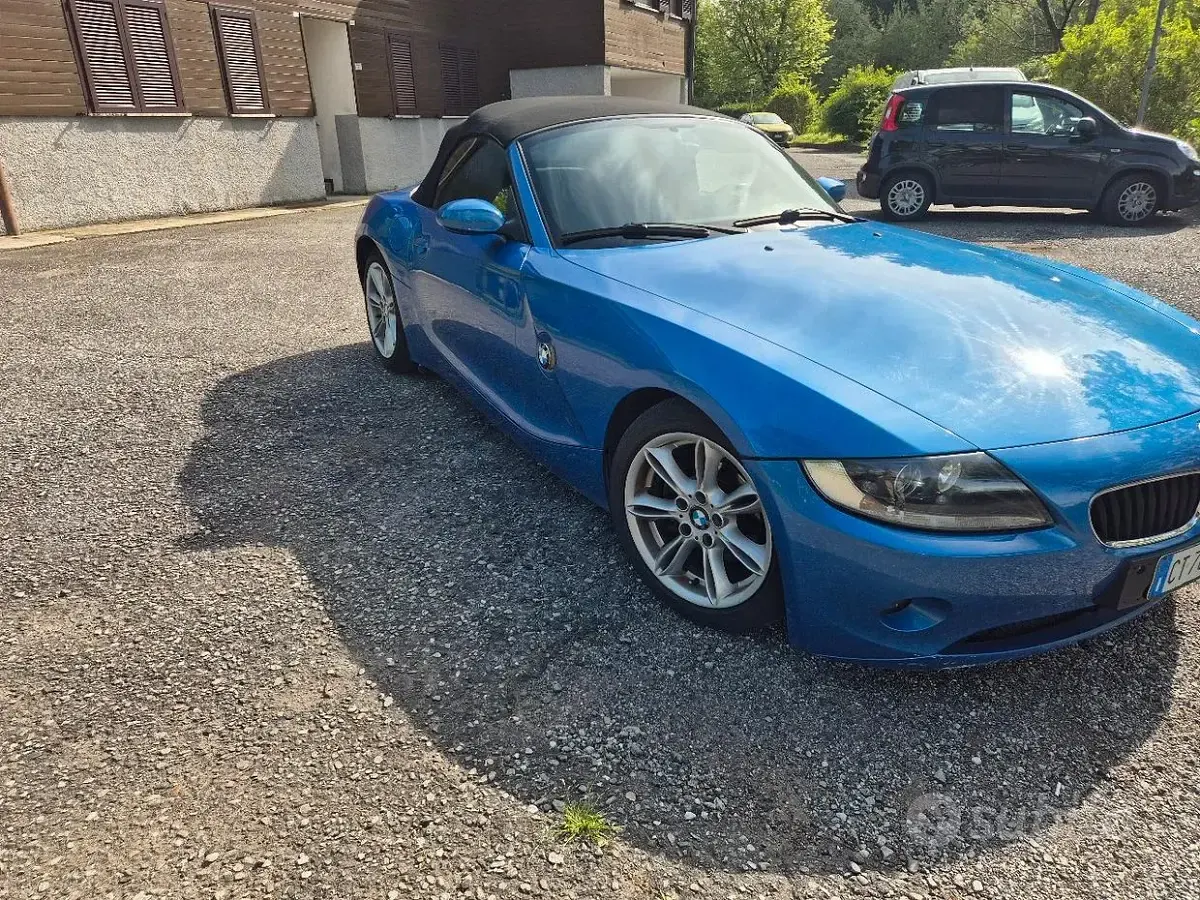 Usata BMW Z4 170 CV (125 kW) 2005 Bluazzurro Cabrio