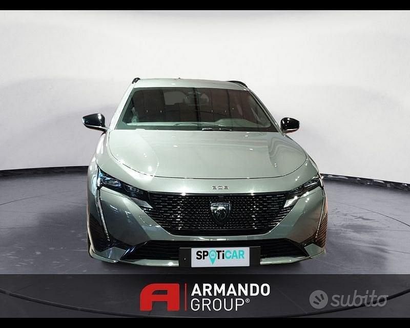 Usado Peugeot 308 GT 131 CV (96 kW) 2024 Gris Familiar