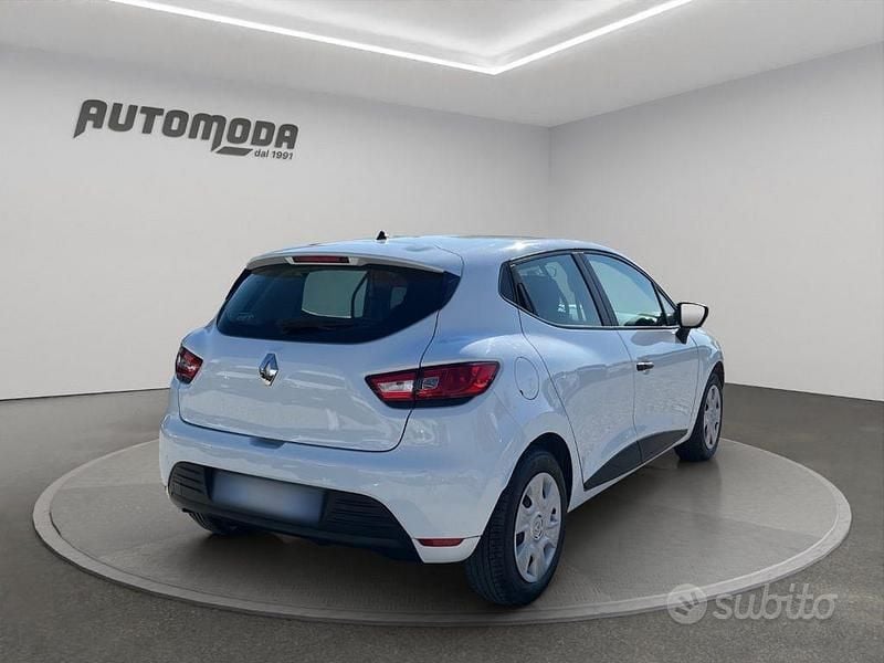 Usado Renault Clio IV 90 CV (66 kW) 2019 Blanco Van