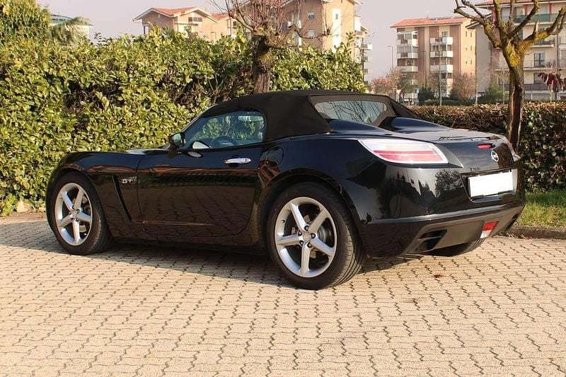 Usata Opel GT 264 CV (194 kW) 2008 Onyxschwarz Cabrio
