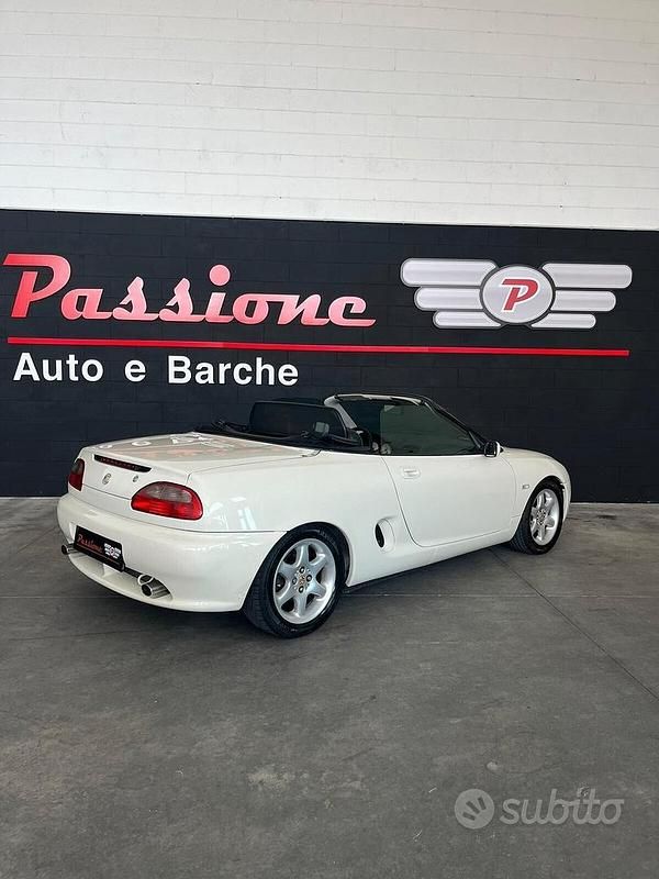 Usata MG F 120 CV (88 kW) 1999 Bianco Cabrio