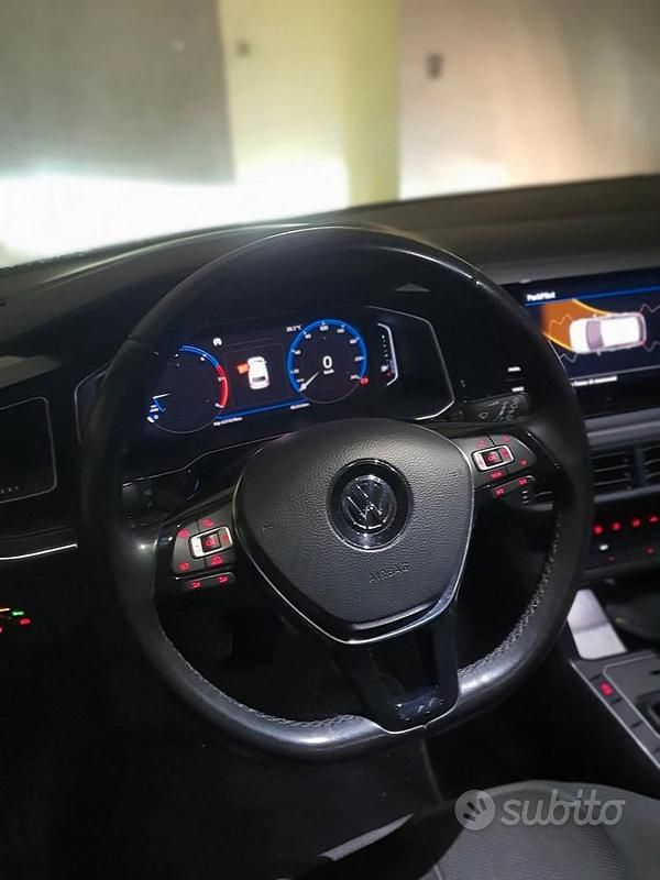 Usata VW Polo R-line 2018 Grigio Utilitaria