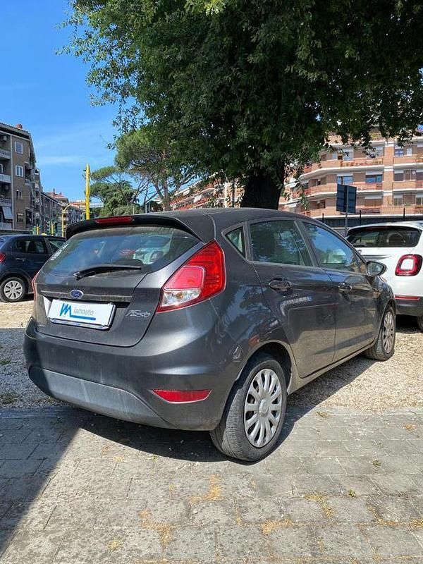Usata Ford Fiesta Business Edition 74 CV (54 kW) 2016 Grigio Berlina