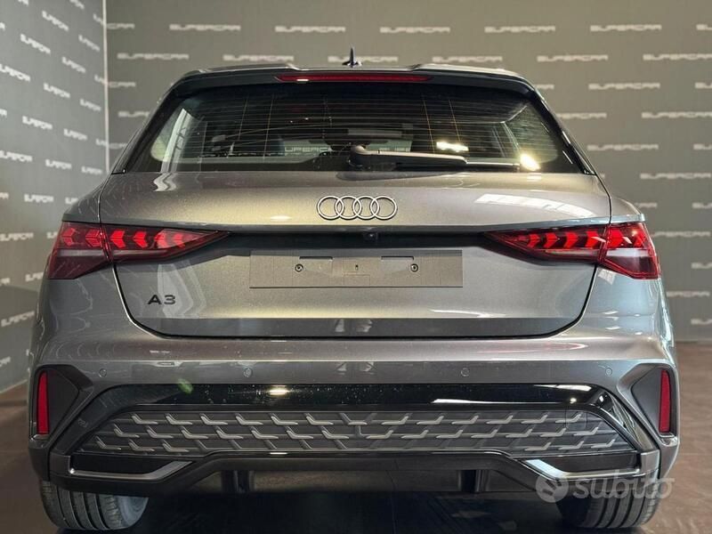 Nuova Audi A3 S-Line 150 CV (110 kW) 2025 Grigio Berlina