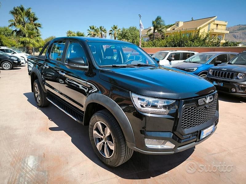 Usata EVO Cross 4 136 CV (100 kW) 2023 Nero Pick-up