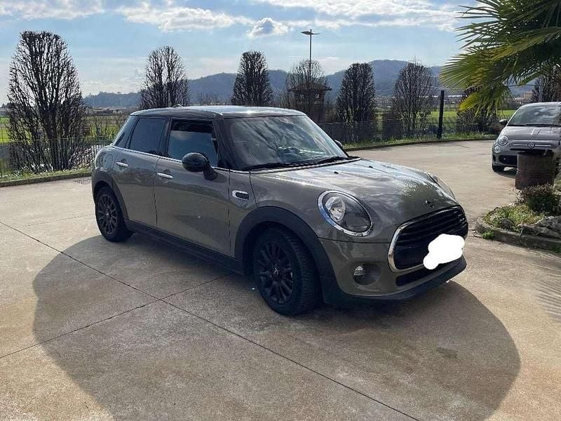 Grigio Usata 2018 Mini Cooper D Business Due volumi | 15.900 € (Buon prezzo) - Immagine 1/4