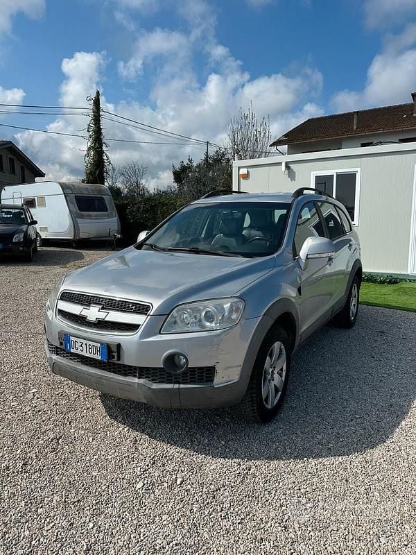 Usata Chevrolet Captiva LS 150 CV (110 kW) 2007 Grigio SUV