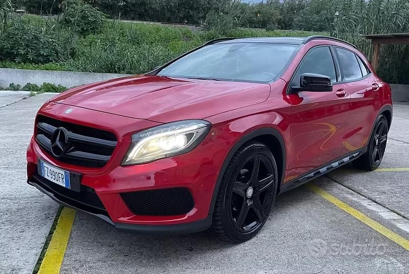 Usata Mercedes GLA200 AMG 136 CV (100 kW) 2016 Rosso SUV