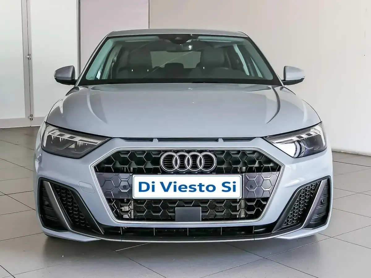 Usata Audi A1 Sportback Design 110 CV (80 kW) 2023 Grigio chiaro Utilitaria