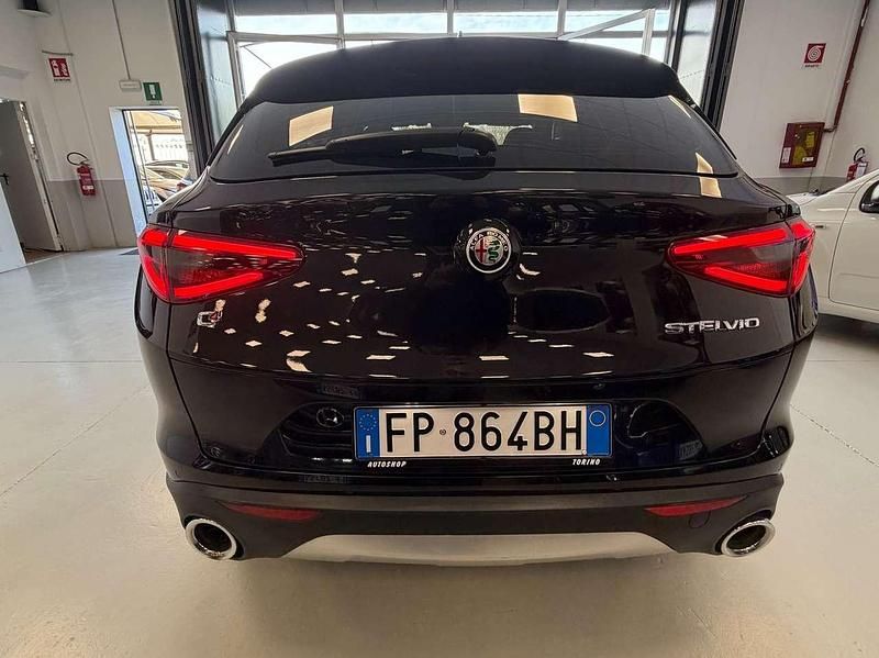 Usata Alfa Romeo Stelvio Business 209 CV (153 kW) 2018 Nero SUV