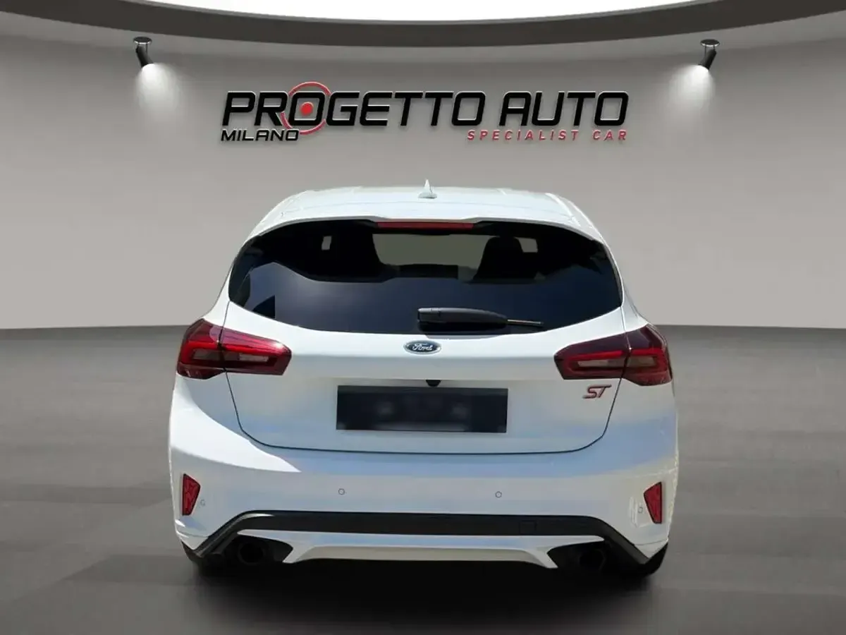 Usata Ford Focus ST 280 CV (205 kW) 2024 Bianco Berlina